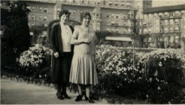 Mme Mahala DOUGLAS ne DUTTON (Mrs Walter Donald)